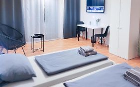 Alfa Apartment Stuttgart Mitte 2 Zimmer City-Lage Berliner Platz Balkon Netflix Kueche Wm L 2Br 5 Beds 6 People L Fully Equipped Kitchen & Bathroom